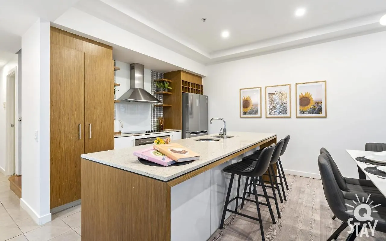 Wings Penthouses - Qstay Gold Coast Australia