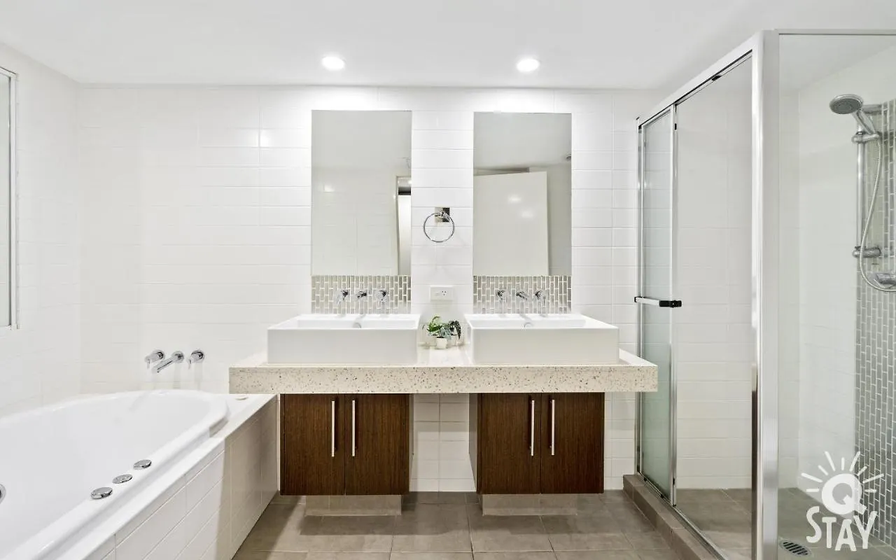 Wings Penthouses - Qstay Gold Coast 0*,