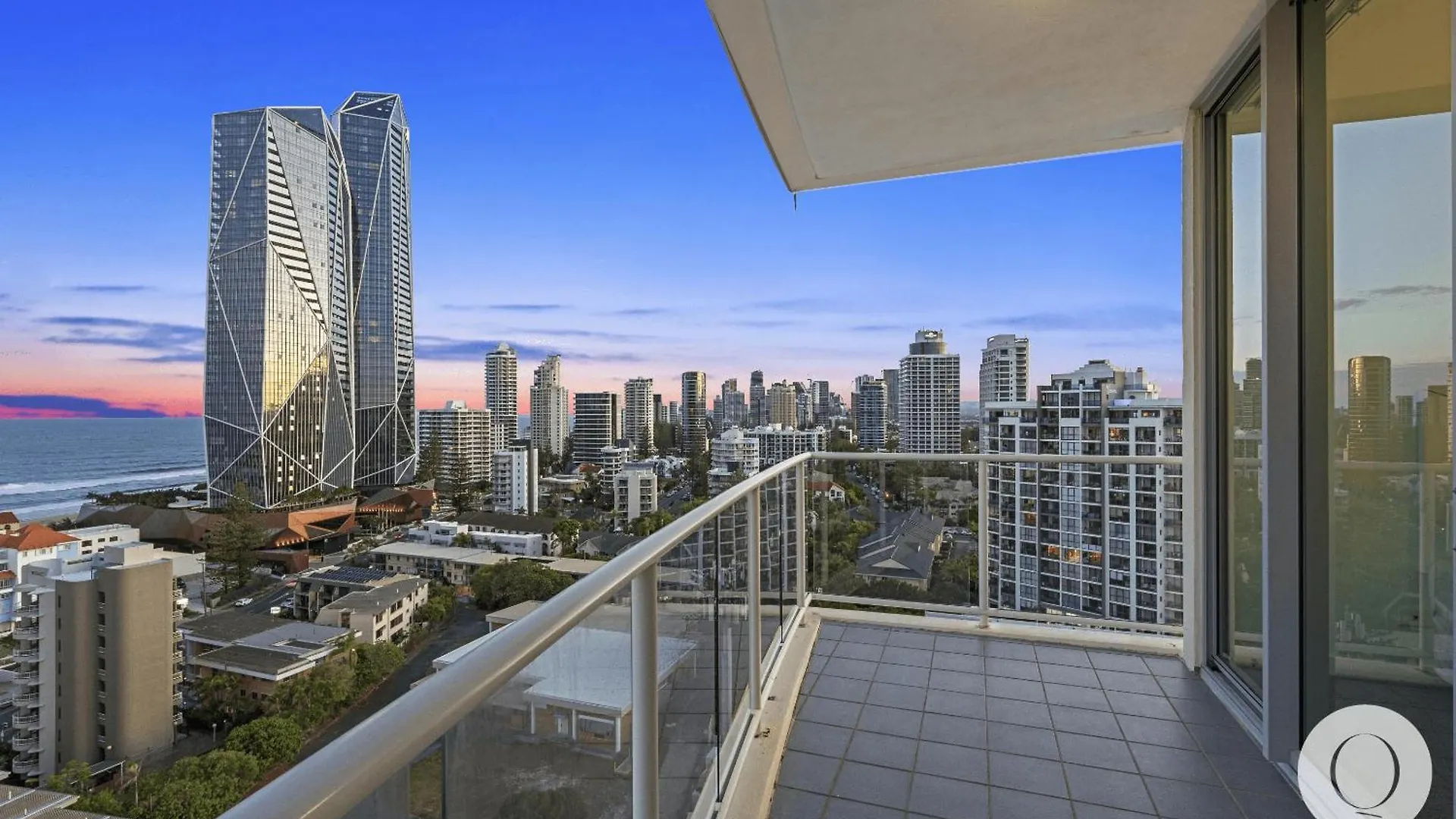 Wings Penthouses - Qstay Gold Coast Apartment